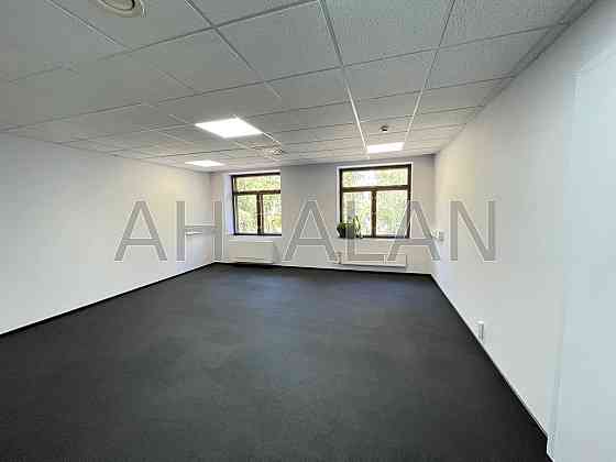 Оренда офісне приміщення на вул. Хрещатик приміщень - 3, поверх - 2/4 Киев