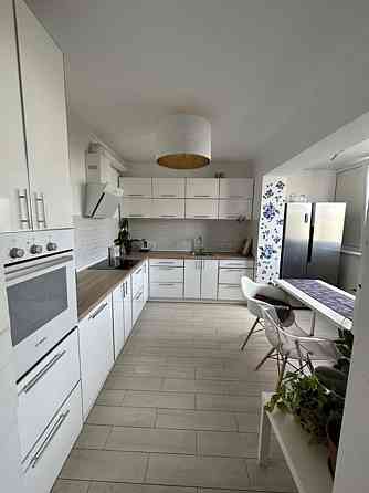 Оренда Квартира 2-кімнатна, 14/16 поверх на Вишняковская ул., 8А Kiev