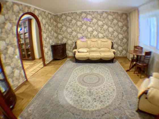 Оренда Квартира 3-кімнатна, 9/11 поверх на Ахматовой Анны ул. Киев