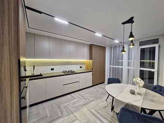 Продаж Квартира 3-кімнатна, 10/10 поверх на Покрови вул., 14А Тернопіль