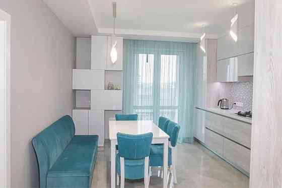 Продаж Квартира 3-кімнатна, 6/10 поверх на вул. Угорська Львів