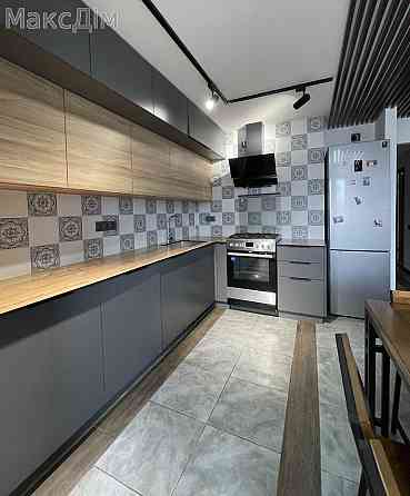 Продаж Гараж/паркомісце на вул. Тролейбусна 10/10 поверх Ternopil'