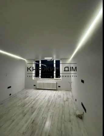 Продаж Квартира 1-кімнатна, 20/20 поверх на Пчелки Елены ул. Киев