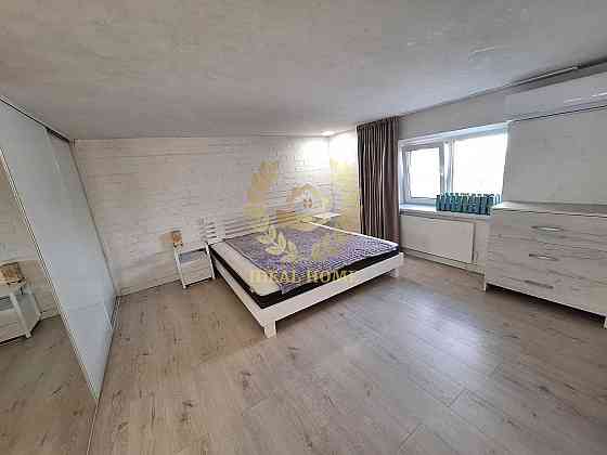 Продаж Квартира 2-кімнатна, 15/15 поверх на Отдыха ул., 12 Kiev