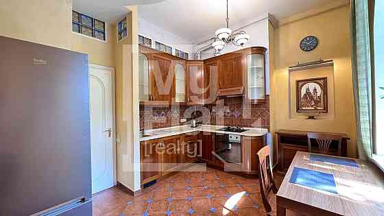 Оренда Квартира 3-кімнатна, 2/5 поверх на вул. Хмельницкого Богдана Kiev