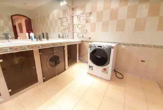 Продаж Квартира 4-кімнатна, 9/20 поверх на улица Лескова, д.1 Kiev