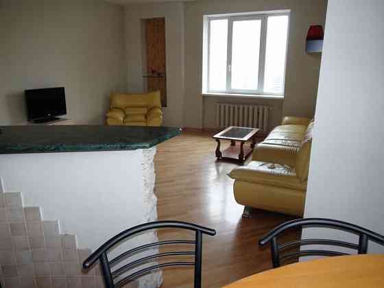 Оренда Квартира 3-кімнатна, 12/16 поверх на Княжий Затон ул., 16 Київ