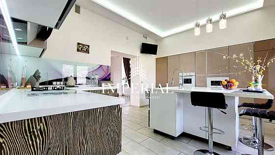 Продаж 2-поверховий Будинок з ділянкою 25 сот 520 кв.м 6 кімн. на Академічна вул. Гореничі