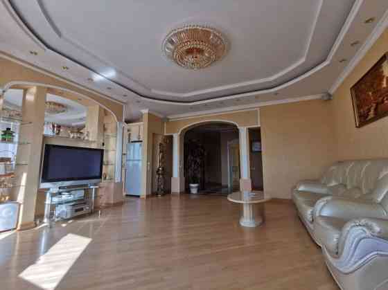 Оренда Квартира 3-кімнатна, 23/25 поверх на Маршала Тимошенко, 21 Київ