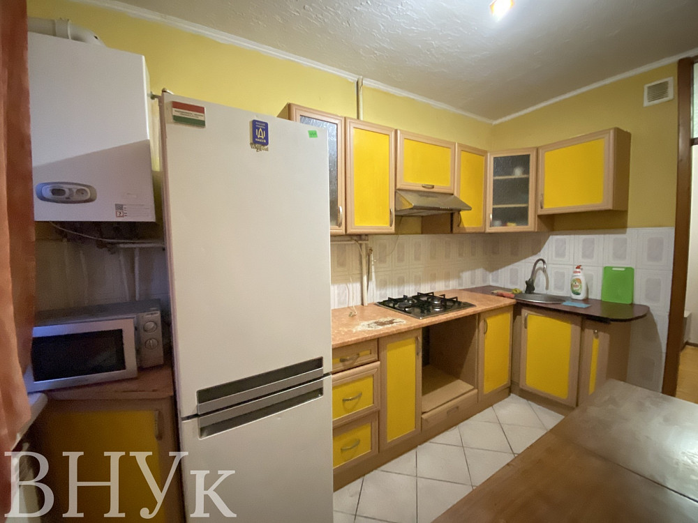 Продаж Квартира 3-кімнатна, 6/9 поверх на 8 березня Ужгород - фото 1