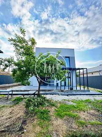 Продаж 2-поверховий Будинок з ділянкою 5.2 сот 185 кв.м  на Арктична Briukhovychi (Peremyshlianskyi raion)