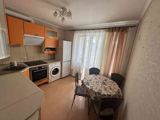 Оренда Квартира 2-кімнатна, 8/16 поверх на Райдужна, 17-А Киев