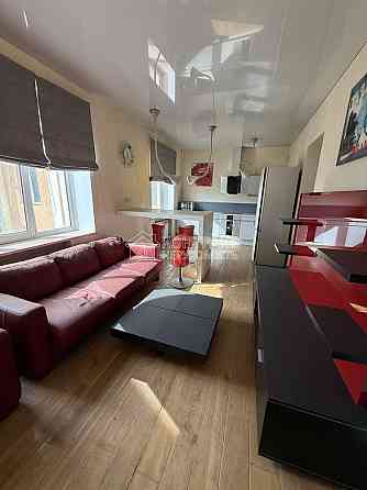 Продаж Квартира 3-кімнатна, 8/14 поверх на вул. Молочна Kharkiv