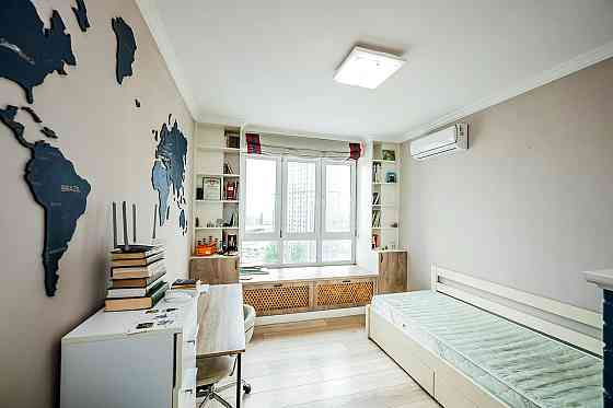 Продаж Квартира 3-кімнатна, 12/24 поверх на Глушкова Академика вул., д. 9-В Kiev