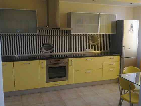 Оренда Квартира 3-кімнатна, 14/36 поверх на ул. Княжий Затон, 21 Київ