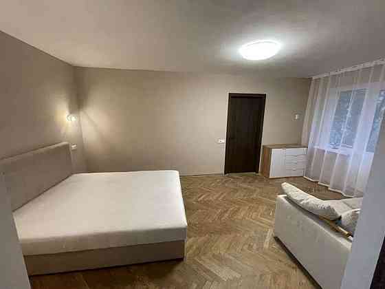 Оренда Квартира 2-кімнатна на ул. Академика Туполева, 7 Київ