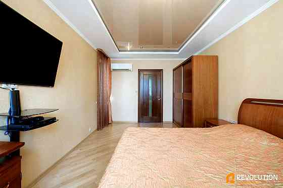 Продаж Квартира 3-кімнатна, 8/20 поверх на Самійла Кішки вул., д. 7-А Київ