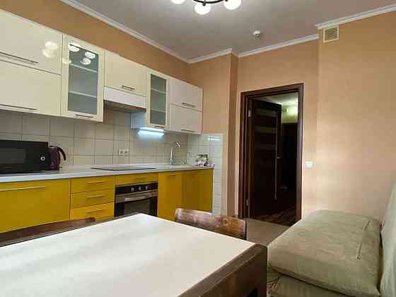 Оренда Квартира 1-кімнатна, 22/25 поверх на ул. Михаила Драгоманова Киев