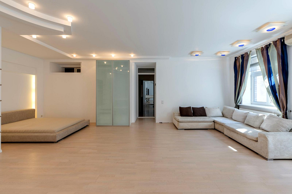 Продаж Квартира 5-кімнатна, 4/4 поверх на Малоподвальная вул., д. 12/10 Киев - изображение 1