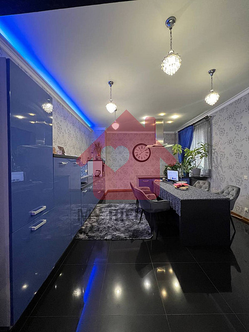 Продаж двокімнатної в центрі міста Ужгород - изображение 4