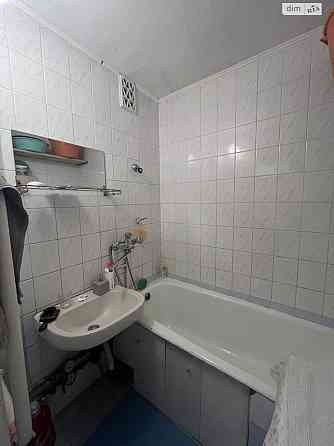 Продаж Квартира 1-кімнатна, 6/16 поверх на Червоної Калини вул., д. 28 Киев