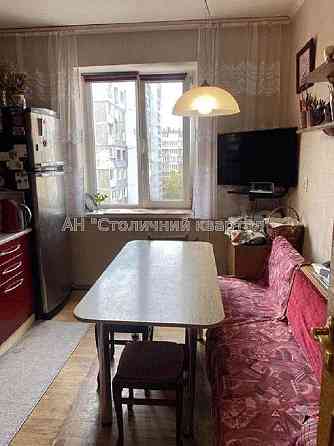 Продаж Квартира 3-кімнатна, 9/10 поверх на Печенізька вул., 9 Київ