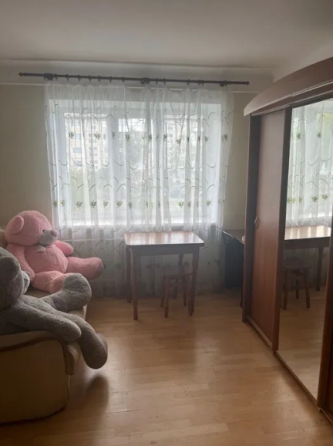 Оренда Квартира 1-кімнатна, 2/5 поверх на Верховної Ради, 27 Київ