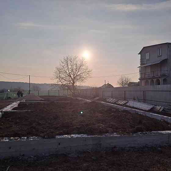 Продається котедж в Петриках ( дольова ) 