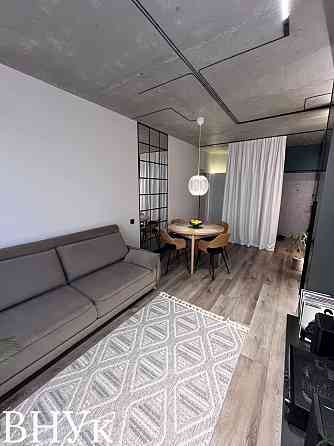 Продаж Квартира 3-кімнатна, 8/10 поверх на Руська Чернівці