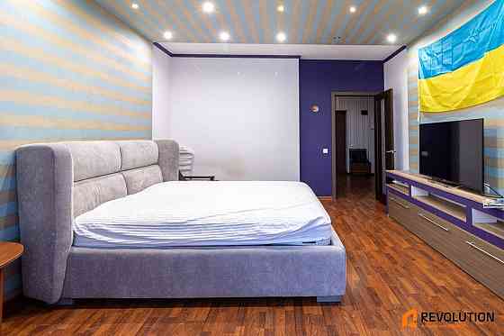 Оренда Квартира 1-кімнатна, 8/25 поверх на Миколи Ушакова, 1Б Киев