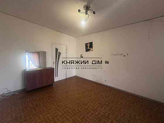 Продаж Квартира 3-кімнатна, 12/14 поверх на Вишняковская ул. Kiev