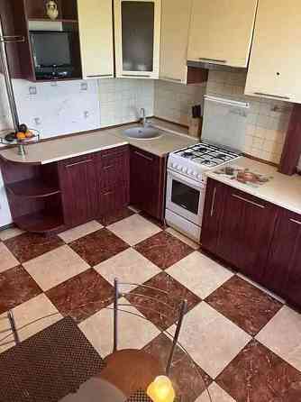 Оренда Квартира 3-кімнатна, 4/9 поверх на ул. Ревуцкого, 35 Kiev