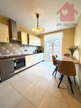 Оренда Квартира 3-кімнатна, 2/5 поверх на Гренджі-Донського пл. Uzhhorod