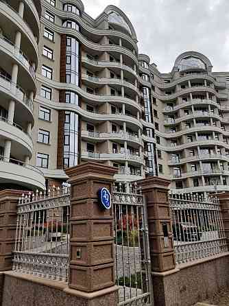 Продаж Квартира 3-кімнатна, 4/12 поверх на Французский б-р, 29а Одеса