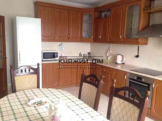 Оренда Квартира 3-кімнатна, 15/25 поверх на Нежинская ул. Київ