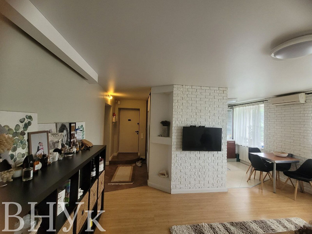 Продаж Квартира 4-кімнатна, 5/5 поверх на Відродження Luts'k - photo 5