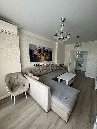 Оренда Квартира 3-кімнатна, 13/26 поверх на Ревуцкого ул. Kiev