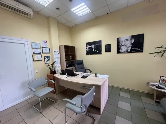 Сдам в аренду магазин\офис центр города (Челюскина) был офис страховой фирмы. неплохой ремонт Днепр - изображение 7