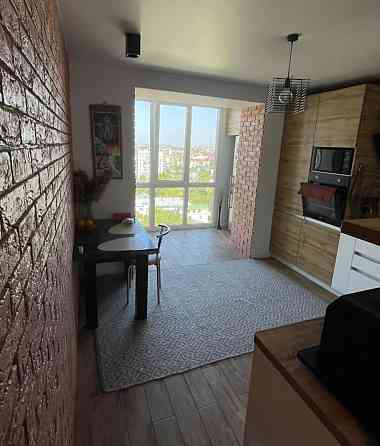 Продаж Квартира 3-кімнатна, 9/9 поверх на Коцюбинського вул., 5Б Ternopil'