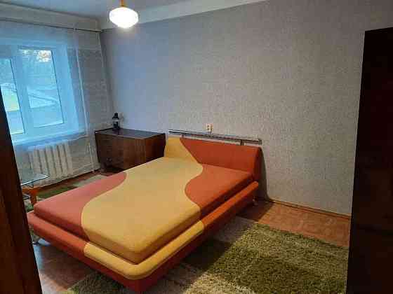 Оренда Квартира 3-кімнатна, 2/5 поверх на ул. Владимира Сальского Киев