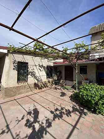 Продам дом на Черемушках с большим участком. Одеса