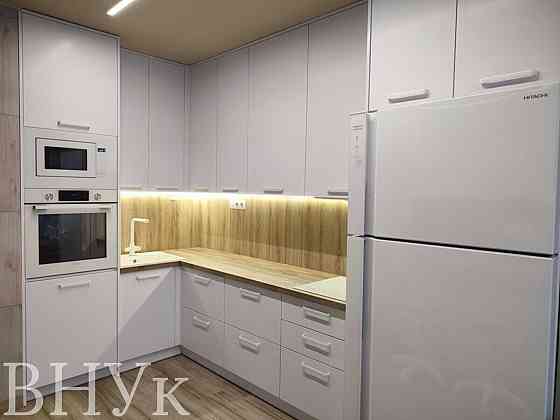 Продаж Квартира 3-кімнатна, 9/10 поверх на Руська Чернівці