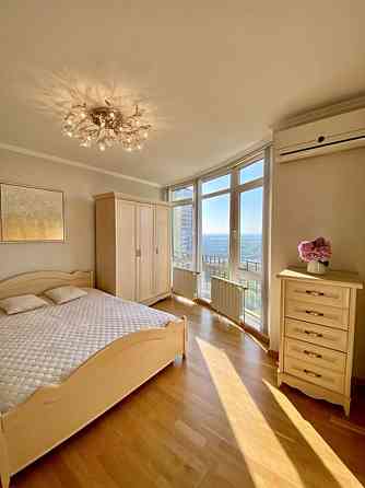 Продаж Квартира 3-кімнатна, 14/22 поверх на Науки просп., 80/73 Київ