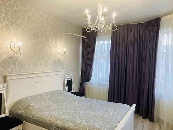 Большая, стильная 3-комнатная квартира с современным ремонтом и мебелью. Limanka