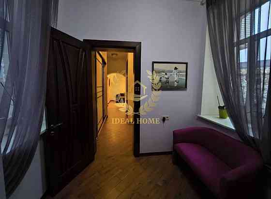 Продаж Квартира 2-кімнатна, 3/4 поверх на Петлюры Симона ул., 8 Киев