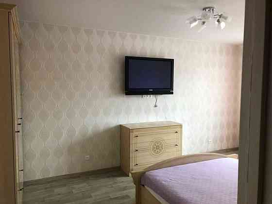 Оренда Квартира 2-кімнатна, 9/10 поверх на Драгоманова ул., 25 Киев