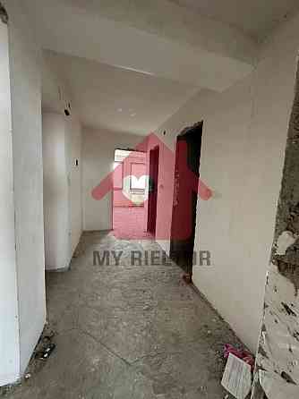 Велика світла квартира по супер ціні! Встигніть придбати! Uzhhorod