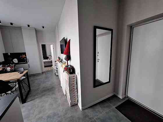 Продаж Квартира 2-кімнатна, 8/10 поверх на Центральна вул., д. 21Б Kiev