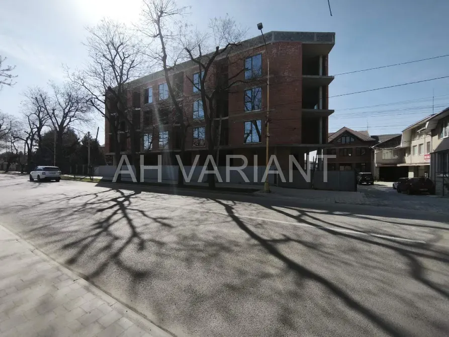 Продаж Приміщення в житловому будинку площа 145 кв.м 1-й поверх на Собранецька 115А Ужгород - фото 1