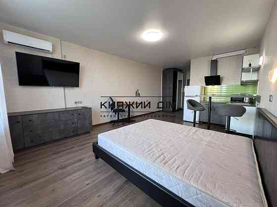 Оренда Квартира 1-кімнатна, 25/28 поверх на Бажана Николая просп. Киев